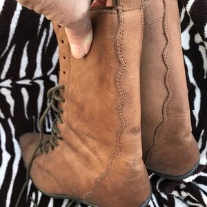 Beautiful ACME Rhianon Western Lace-Up Brown Boots